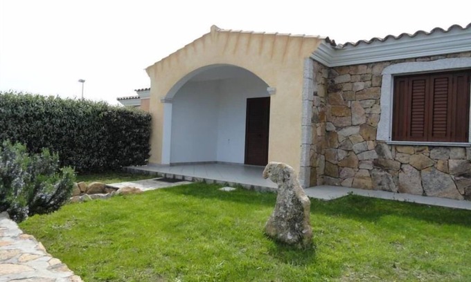 Baia Sant'Anna House | House in wonderful environment closed to the sea (IUN code R1324)