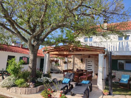 Bristane House | House Kuna - kuća za odmor i opuštanje -NP Krka