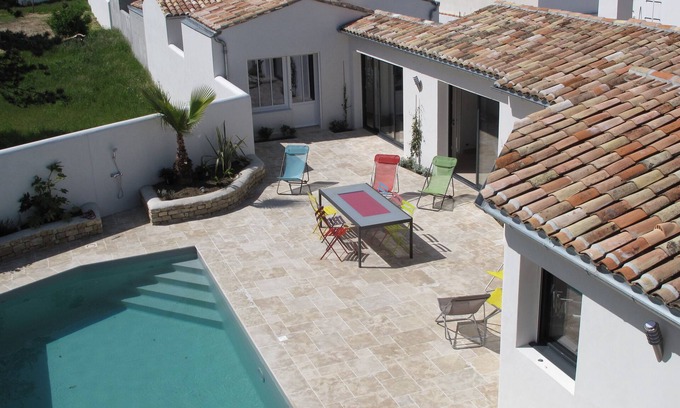 La Couarde-sur-Mer Villa | House La Couarde: Villa standing pool 10p ideally located near the sea