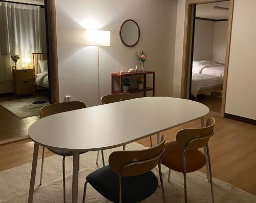 Ujangsan-dong Bed & Breakfast | House like a Cloud