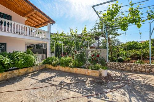 Podglavica House | House Lucija