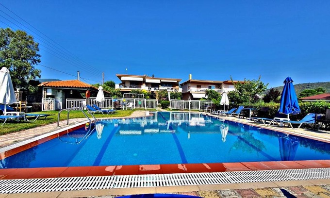 Sarti Apartment | House Michalis