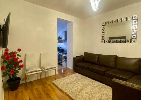 Adamsdown House | House near Cardiff City Centre