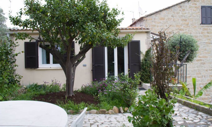 Serra-di-Ferro House | House offering 2 apartments for your EXCLUSIVE USE 4 klms from the beaches