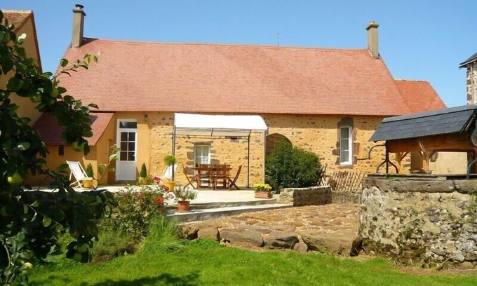 La Chapelle-Saint-Fray Cottage | House on wooded property in LA CHAPELLE SAINT FRAY - LE MANS SARTHE -24H