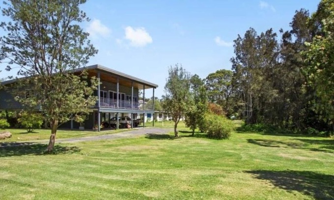 Narrawallee House | House on Narrawallee Inlet on 3 Beautiful Private Acres