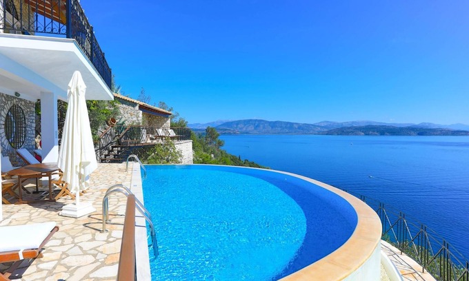 Katavolos Villa | House On The Rocks in Nisaki