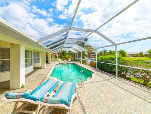 Caloosahatchee House | House Rainbow
