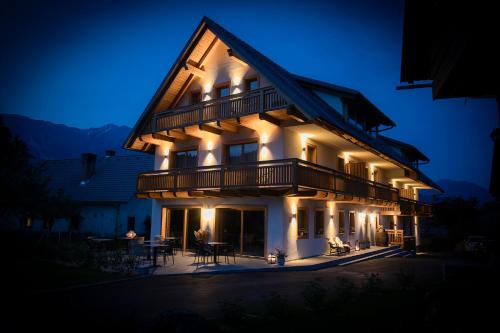 Zasip Bed & Breakfast | House Troha - Rooms & Apartments