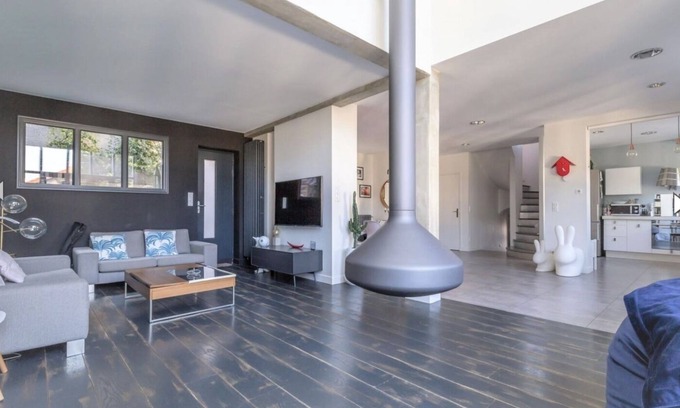 Le Perreux-sur-Marne House | House with beautiful volumes located between Paris and Disney