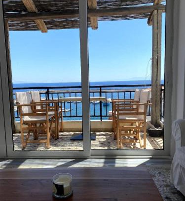 Plomari House | House with marina view