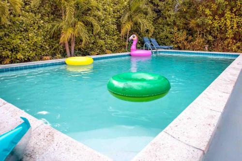 Biscayne Park House | HOUSE WITH POOL and BBQ, 12 MIN to the BEACH
