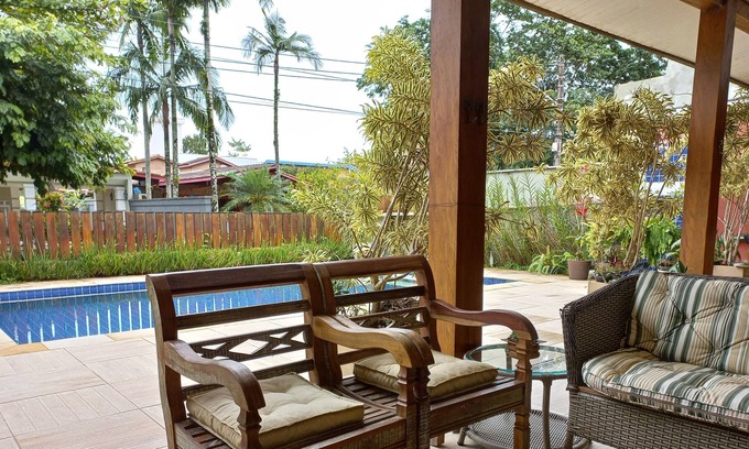 Pedra Verde House | House with pool near the beach in a condominium