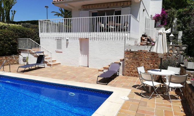 Calafat Ski Chalet | House with pool on the 1st line of the sea