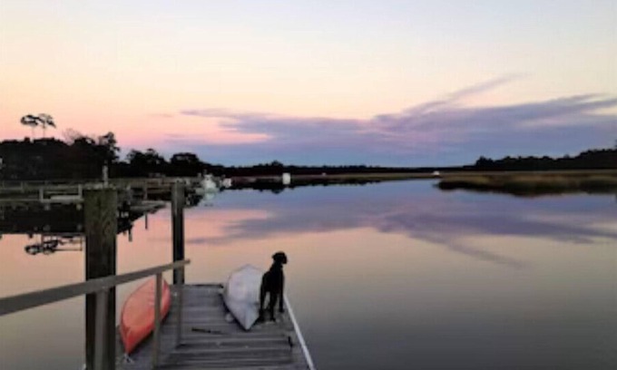 Wadmalaw Island House | House with private deep water dock-for >29 nights, 50% discount