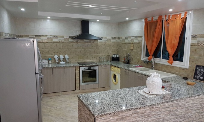 Dar Chaabane Al Fehri House | House with swimming pool