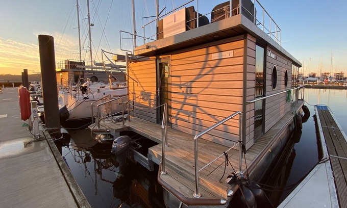 Murwik Boat Rental | Houseboat Fjord Moby Dick with roof terrace in Flensburg