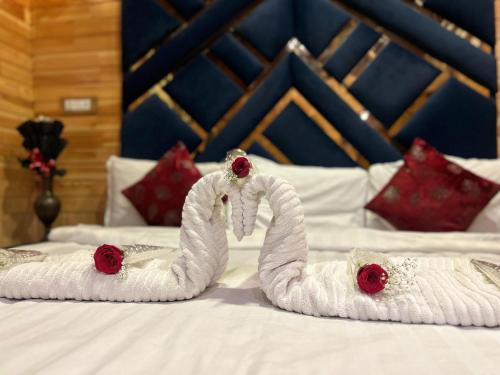 Udhampur District Hotel | Houseboat Trambak