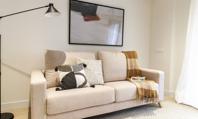 Nueva Espana Apartment | Housing Castellana XVII by Sharing Co