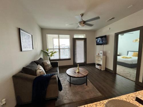 Houston Apartment | Houston Airport Stay with Fast Wifi & Free Parking