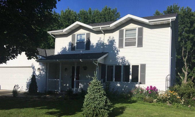 Howard House | Howard/Green Bay Home