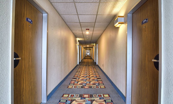 Bangor Hotel | Howard Johnson by Wyndham Bangor