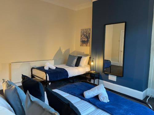 Gateshead Apartment | Howe - Newly refurbished 2 bedroom flat Free Parking