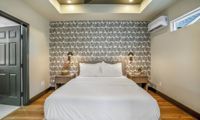 Greater East End Apartment | HTX Ultra Hotel Suite #2