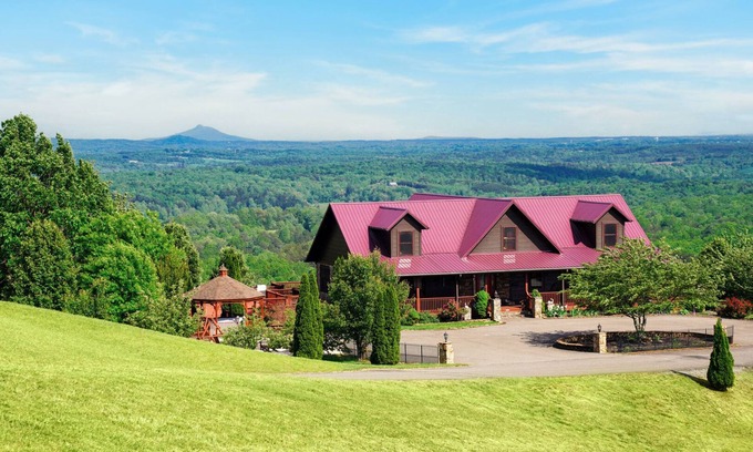 Dobson Cabin | Huge 8BR Mountaintop Mansion, with Majestic Views,Oversized deck in Mt.Airy, NC.