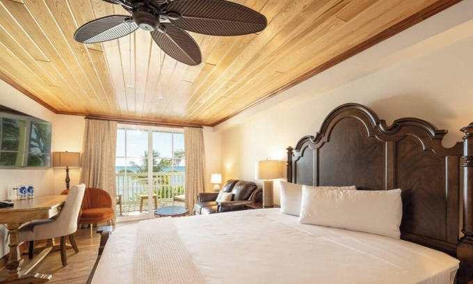 Marathon Hotel | Humidor House Suite at Grassy Flats