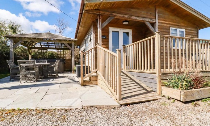 Redruth House | Hunrosa