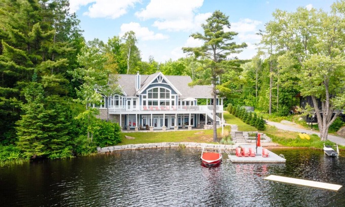 Washago House | Hunter`s Bay Lake House, Kahshe Lake