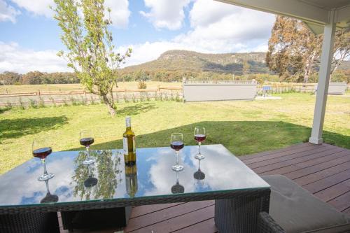 Quorrobolong House | Hunter Valley Luxury Farm Stay with Stunning Mountain Vistas
