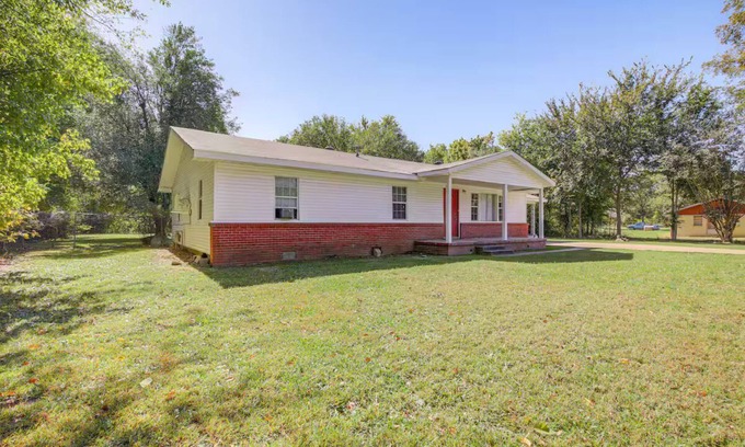 Poplar Grove House | Hunting & Fishing Retreat in Marvell!