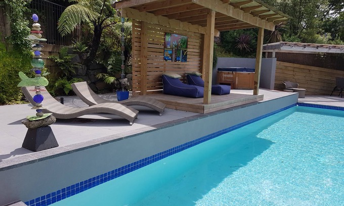 Cambridge Hotel | Huntington Stables Retreat Accommodation