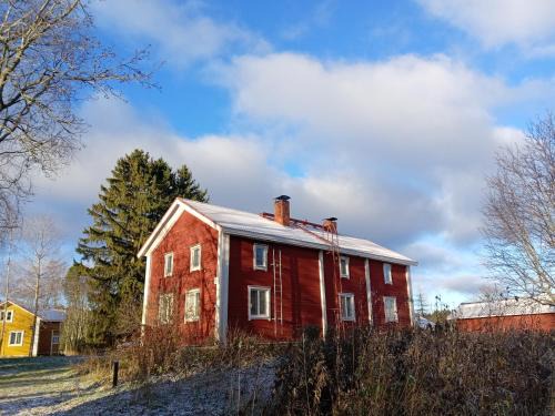 Oulainen House | Huoneita Pyrrön pirtissä
