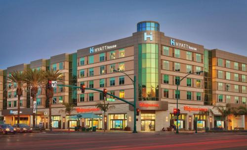 Anaheim Resort Hotel | Hyatt House at Anaheim Resort/Convention Center