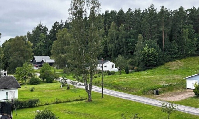 Dorarp House | Hyr ett rum och bli diskjockey