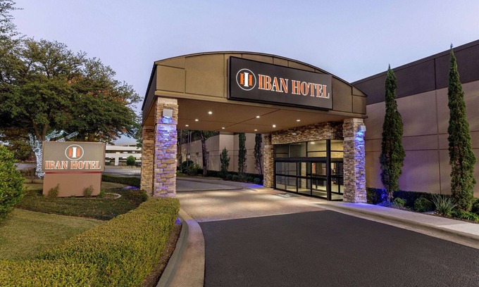 Park Central Hotel | IBAN Dallas Park Central Hotel, Trademark by Wyndham