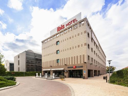 Alcala de Henares Hotel | Ibis Alcala de Henares La Garena