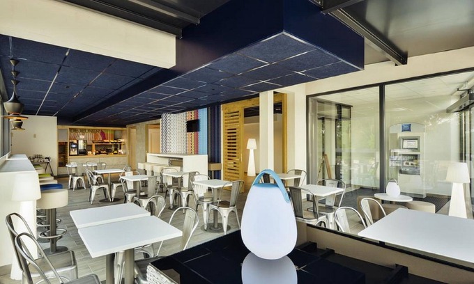 Chaintre Hotel | ibis budget Mâcon Crêches