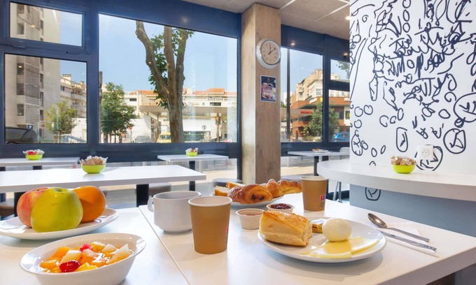 Blancarde Hotel | ibis budget Marseille Timone