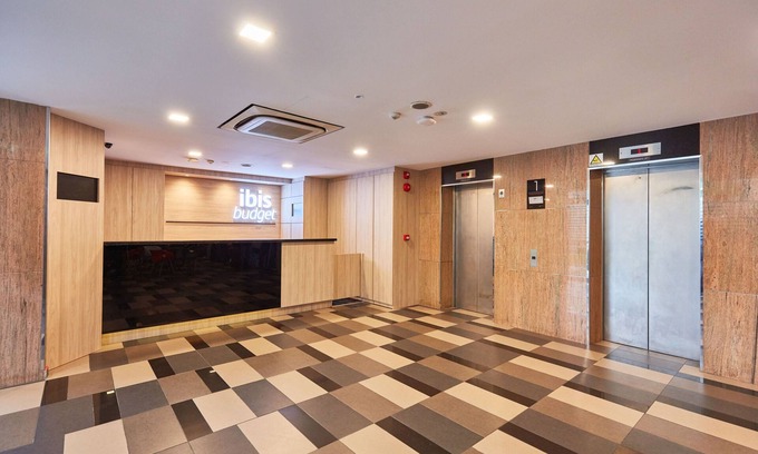 Geylang Hotel | ibis budget Singapore Ruby