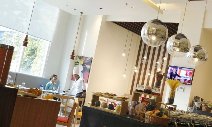 Pullepady Hotel | ibis Kochi City Centre Hotel