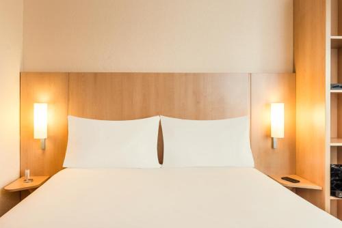 Pantin Hotel | ibis Paris Pantin Eglise
