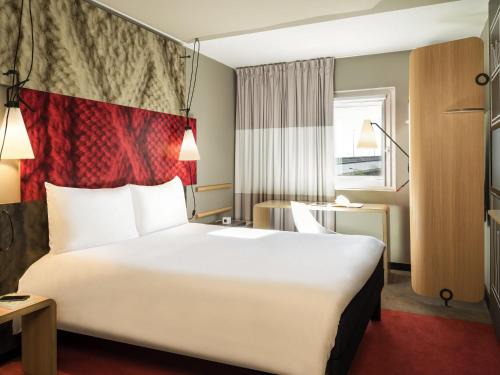 Saint-Denis Hotel | ibis Paris Saint-Denis Stade Sud
