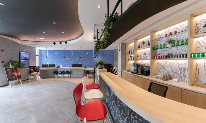 Minhang Hotel | Ibis Shanghai Hongqiao Transport Hub Qibao Hotel
