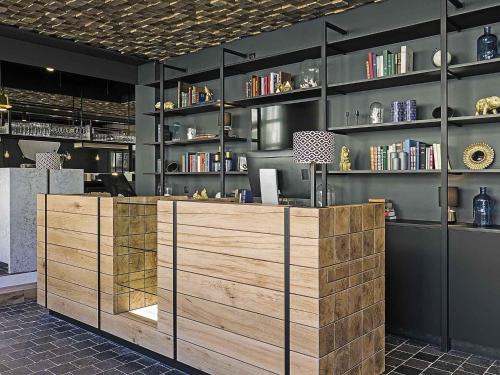 Centre-ville rive gauche Hotel | ibis Styles Laval Centre Gare