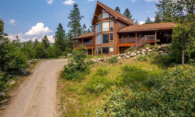 Leavenworth House | Icicle View
