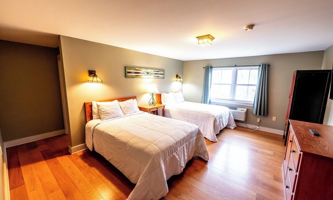 Shawnee On Delaware Hotel | Ideal Delaware Escape Near Pocono Mountain | Hiking Trails, Gol & Spa